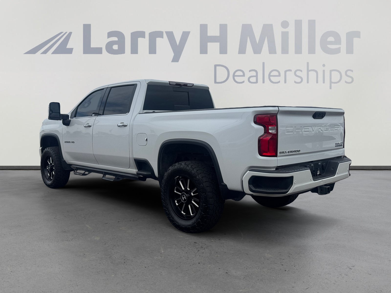 Used 2022 Chevrolet Silverado 2500 High Country AWD/4WD image 3