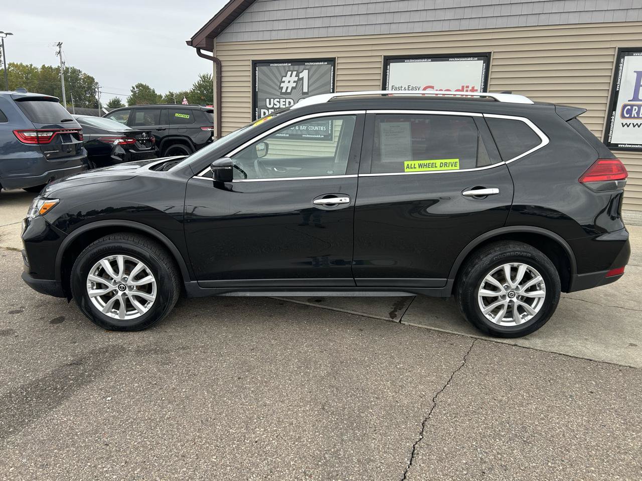 Used 2017 Nissan Rogue SV AWD/4WD image 8