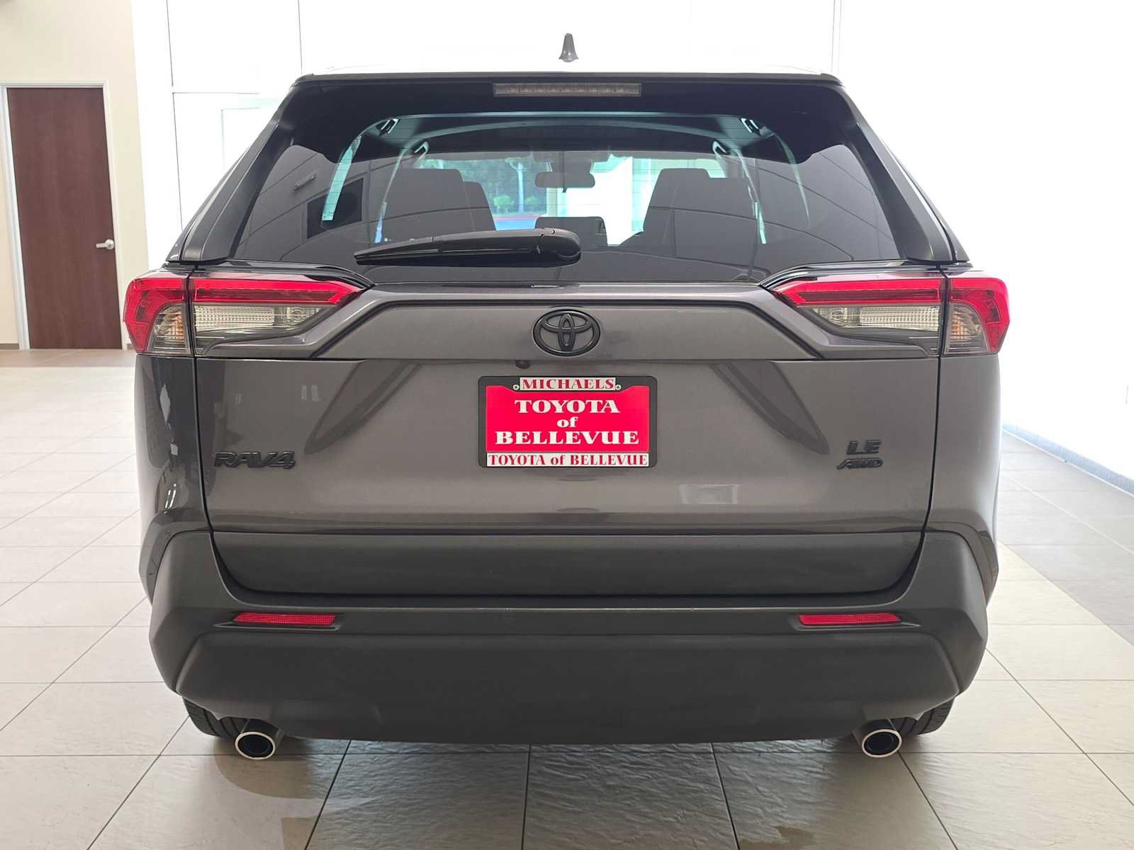 Used 2023 Toyota RAV4 LE AWD/4WD image 5