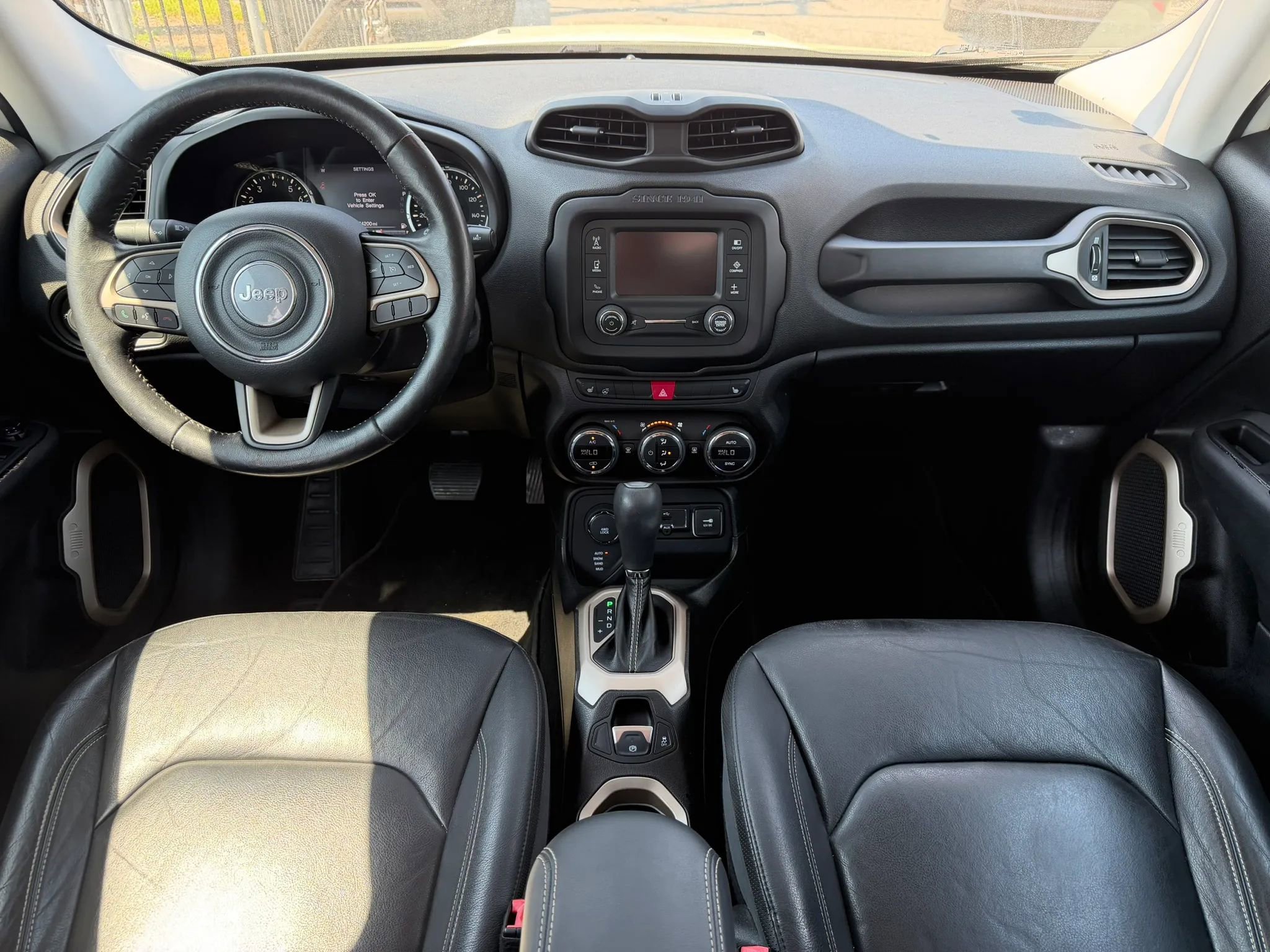 Used 2015 Jeep Renegade Limited AWD/4WD image 7