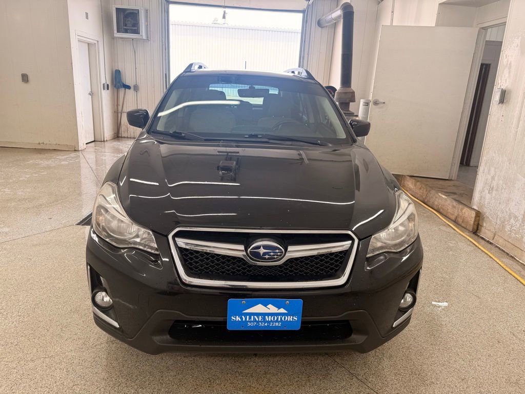 Used 2017 Subaru Crosstrek 2.0i Premium w/ Moonroof Package image 2