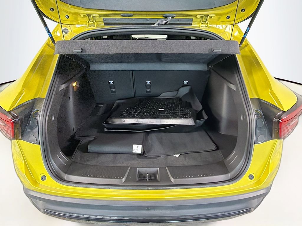 Used 2025 Chevrolet Trax RS w/ Driver Confidence Package image 26