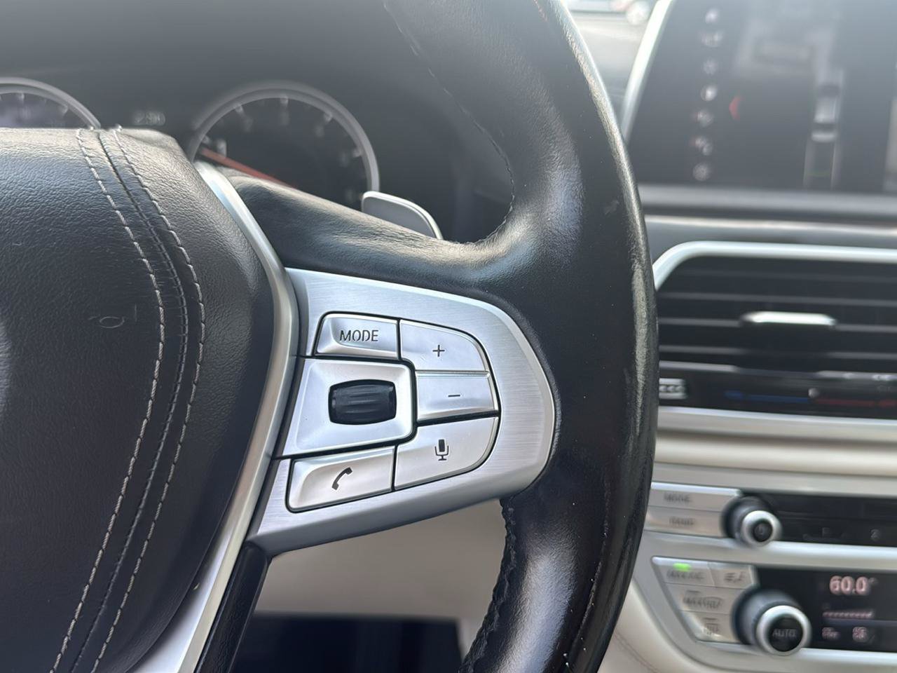 Used 2018 BMW 750i xDrive AWD/4WD image 19