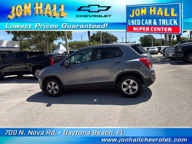 Used 2020 Chevrolet Trax LS w/ Tint and Cruise Package FWD image 4