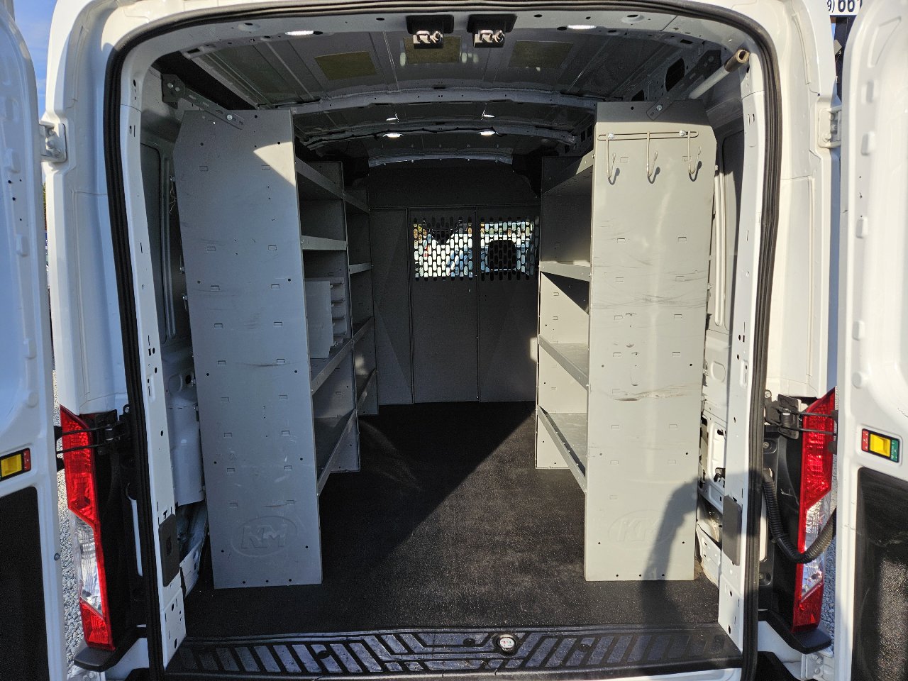 Used 2020 Ford Transit 250 Medium Roof image 17