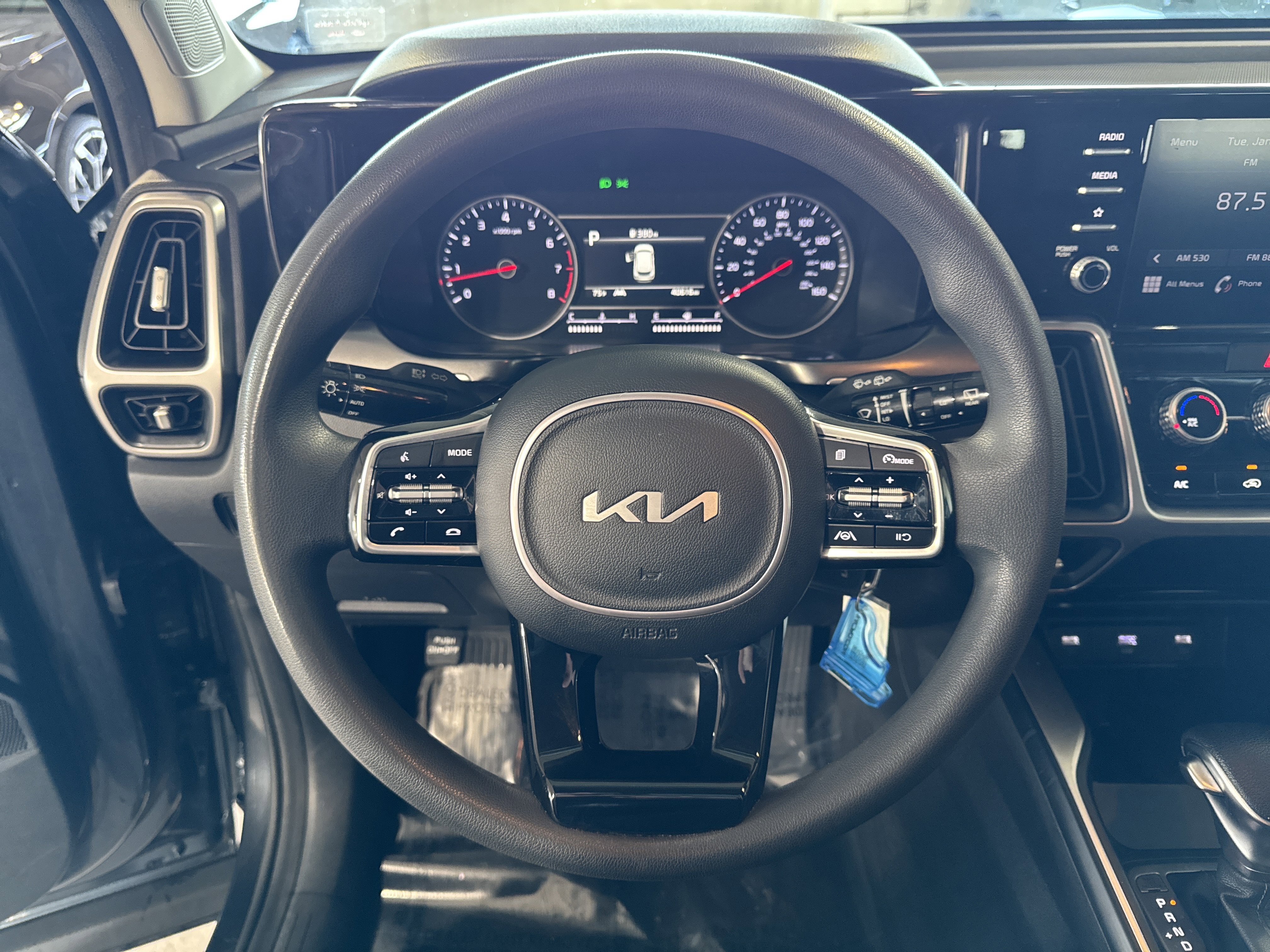 Used 2023 Kia Sorento LX image 20