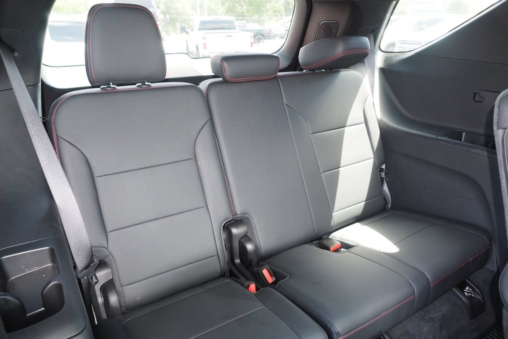 Used 2024 Chevrolet Traverse RS AWD/4WD image 21