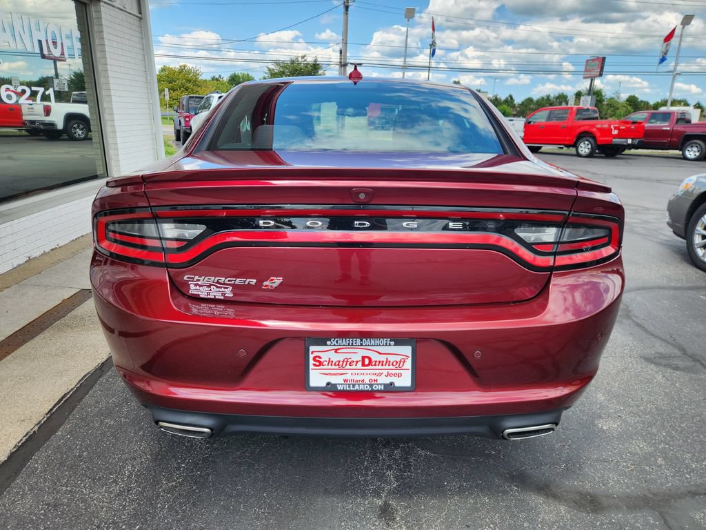 Used 2019 Dodge Charger SXT AWD/4WD image 4