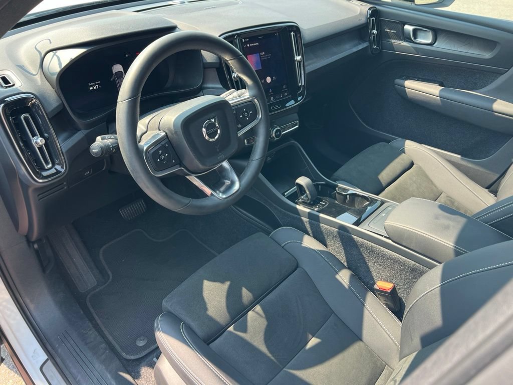 Used 2023 Volvo C40 P8 Recharge Ultimate AWD/4WD image 17