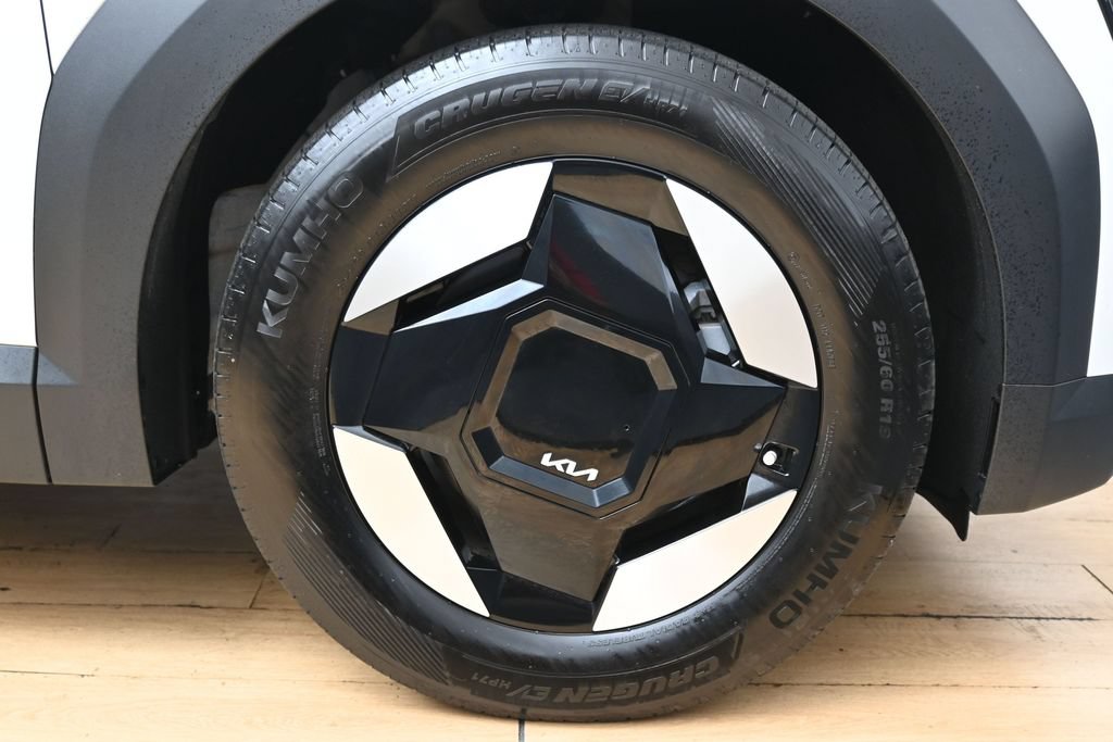 Used 2024 Kia EV9 Light RWD image 14