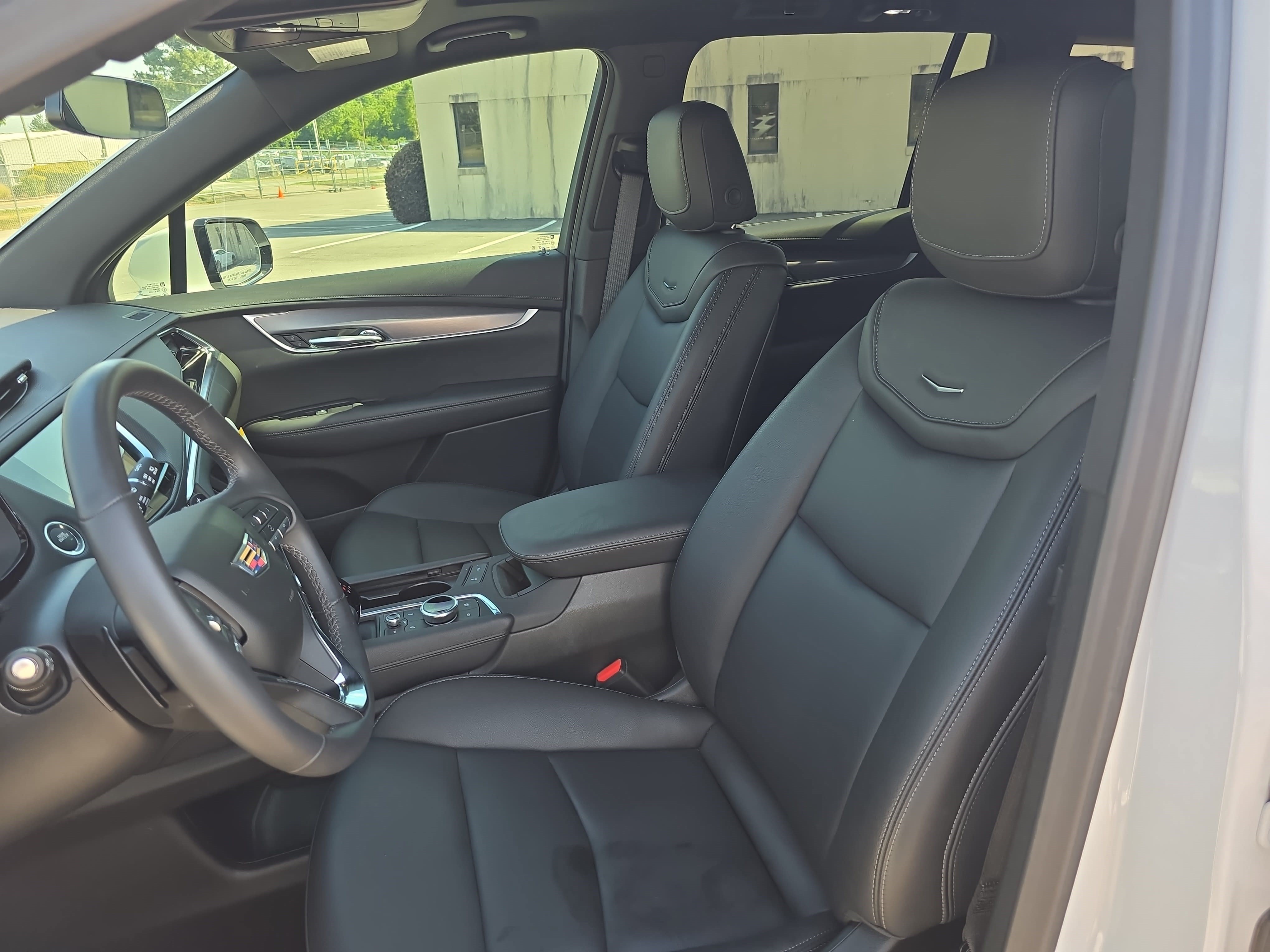 New 2025 Cadillac XT6 Luxury FWD image 16