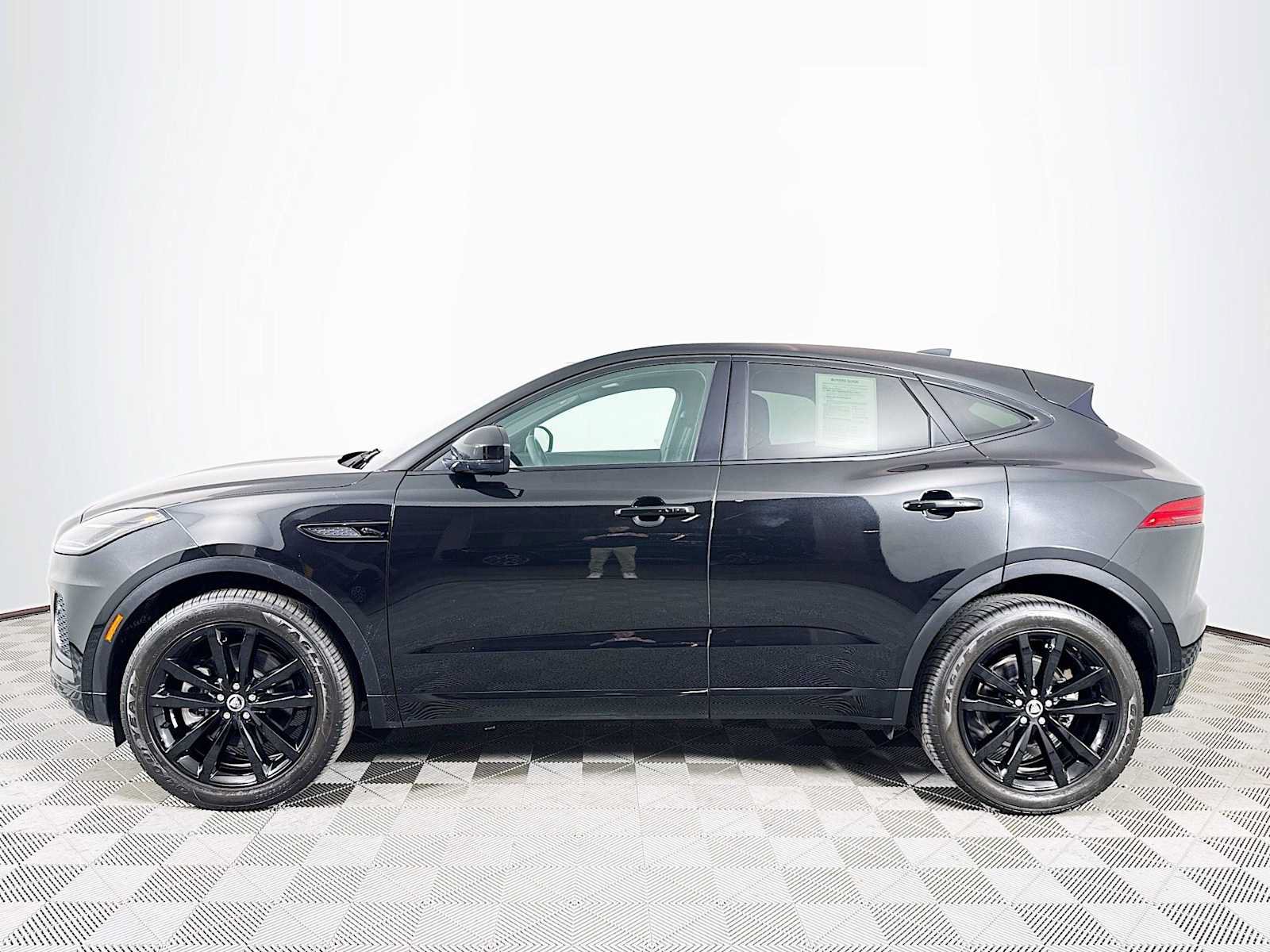Used 2024 Jaguar E-PACE R-Dynamic SE AWD/4WD image 8