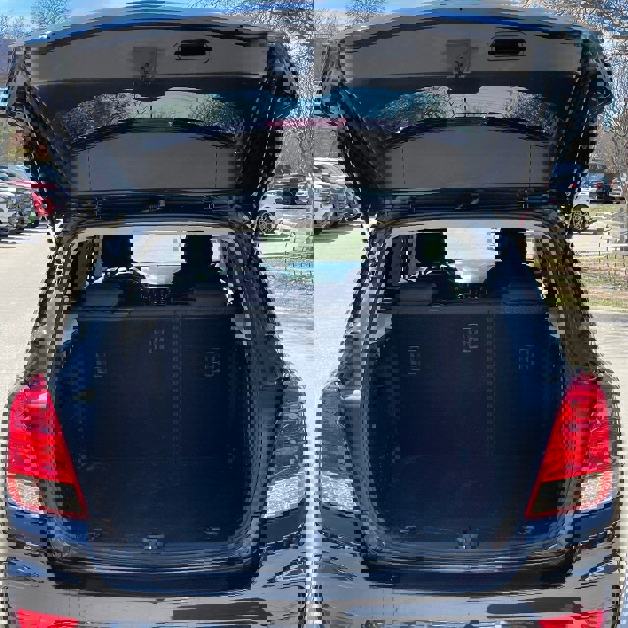 Used 2021 Chevrolet Trax LS w/ Tint and Cruise Package image 23