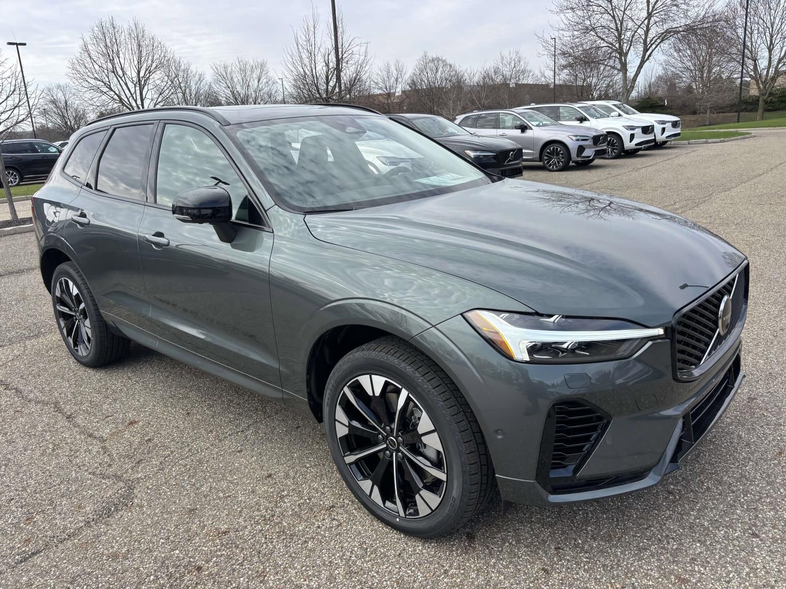 New 2026 Volvo XC60 T8 Plus w/ Protection Package Premier AWD/4WD image 3