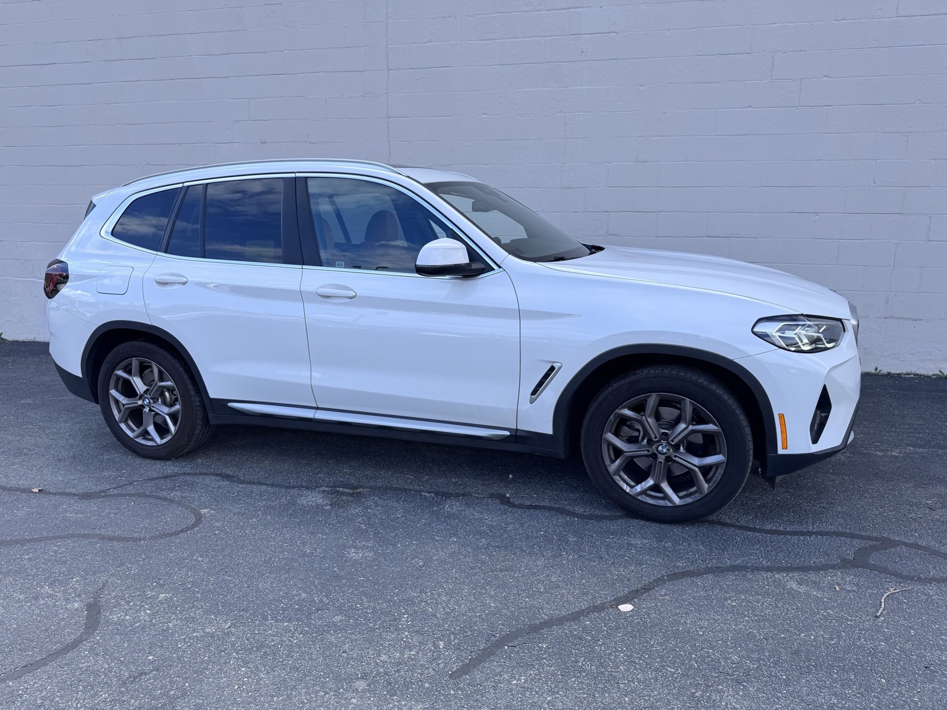 Used 2023 BMW X3 xDrive30i image 4