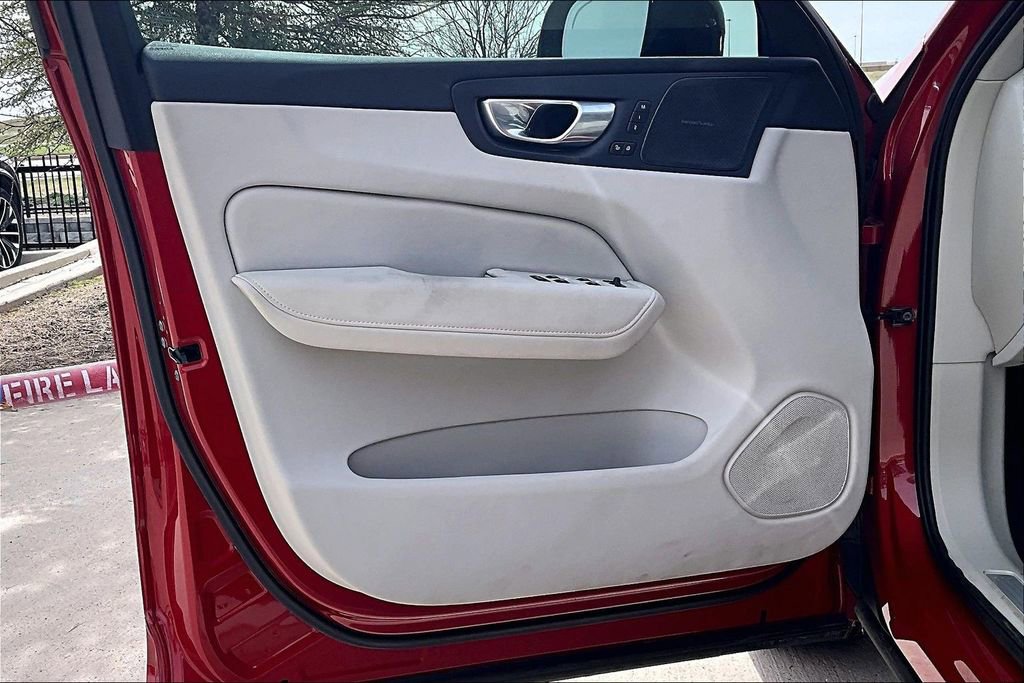 Used 2024 Volvo XC60 B5 Ultimate image 21