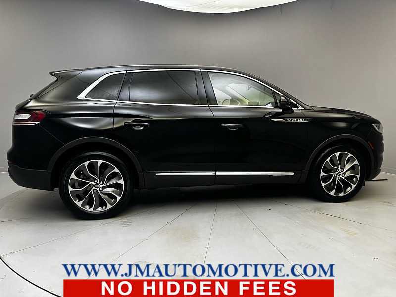 Used 2022 Lincoln Nautilus Reserve AWD/4WD image 8