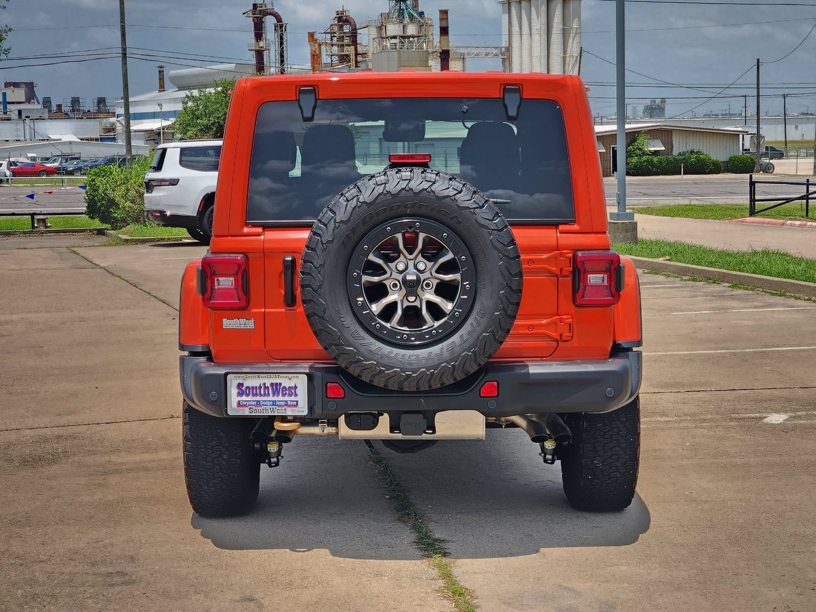 Used 2023 Jeep Wrangler Unlimited Rubicon 392 w/ Trailer Tow Package AWD/4WD image 8