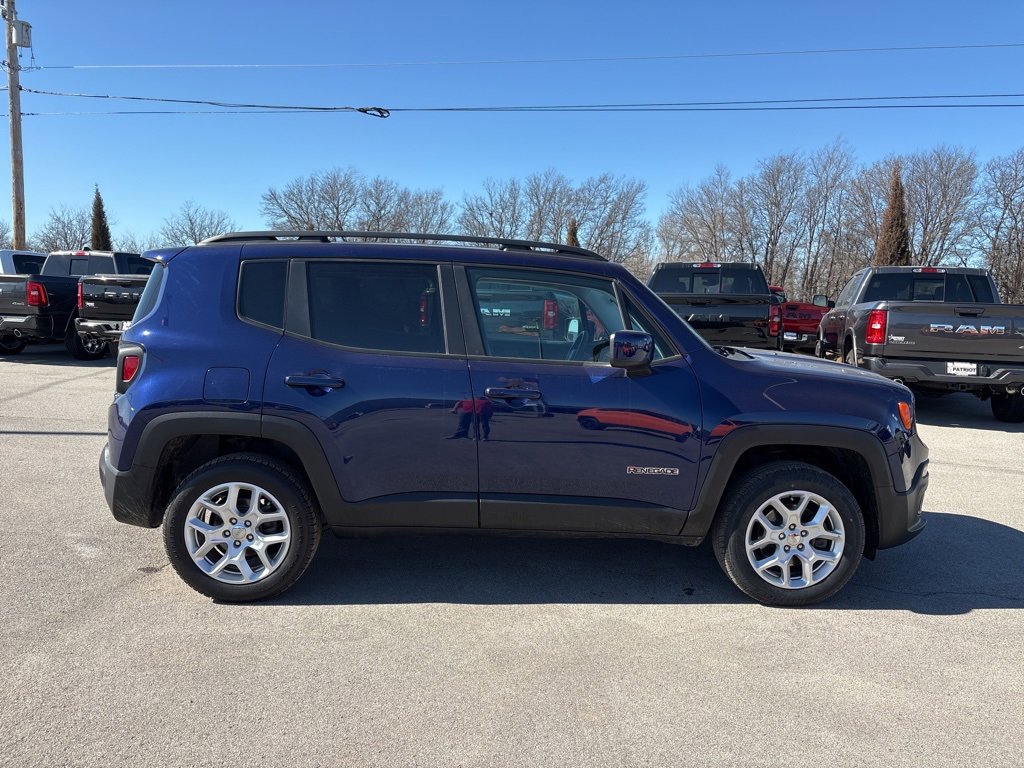 Used 2017 Jeep Renegade Latitude w/ Cold Weather Group image 2