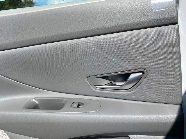 New 2025 Hyundai Elantra SEL image 30