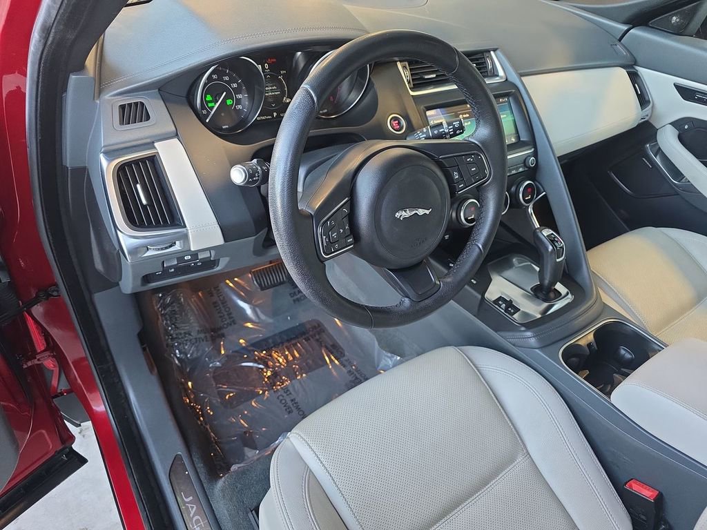 Used 2020 Jaguar E-PACE SE image 10