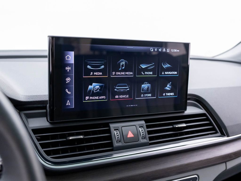 Used 2024 Audi Q5 e Premium Plus w/ Premium Plus Package image 23