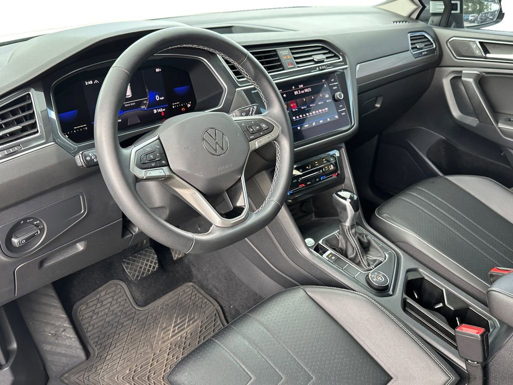 Used 2022 Volkswagen Tiguan SE AWD/4WD image 13