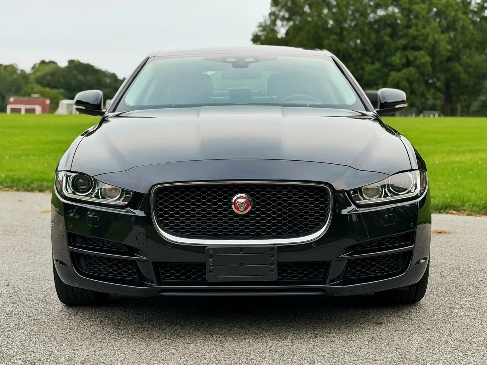 Used 2017 Jaguar XE Premium AWD/4WD image 8