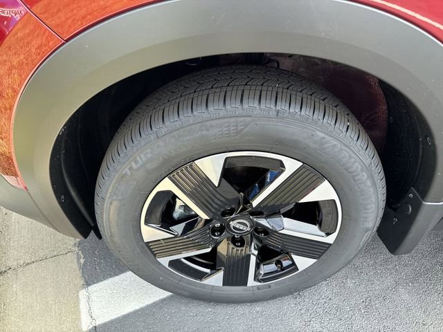 New 2025 Nissan Kicks SV w/ SV Premium Package AWD/4WD image 16