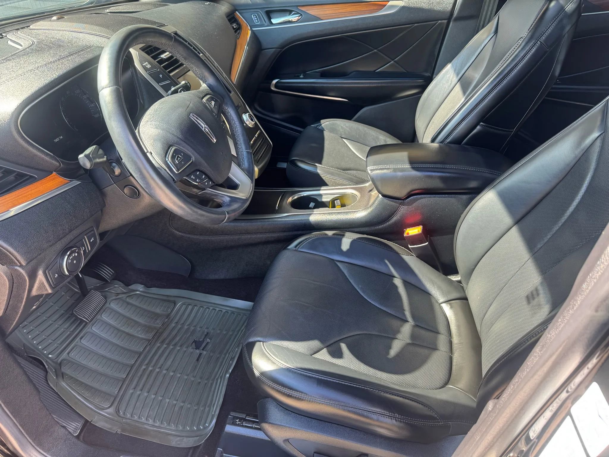 Used 2017 Lincoln MKC Reserve w/ Lincoln MKC Climate Package image 10