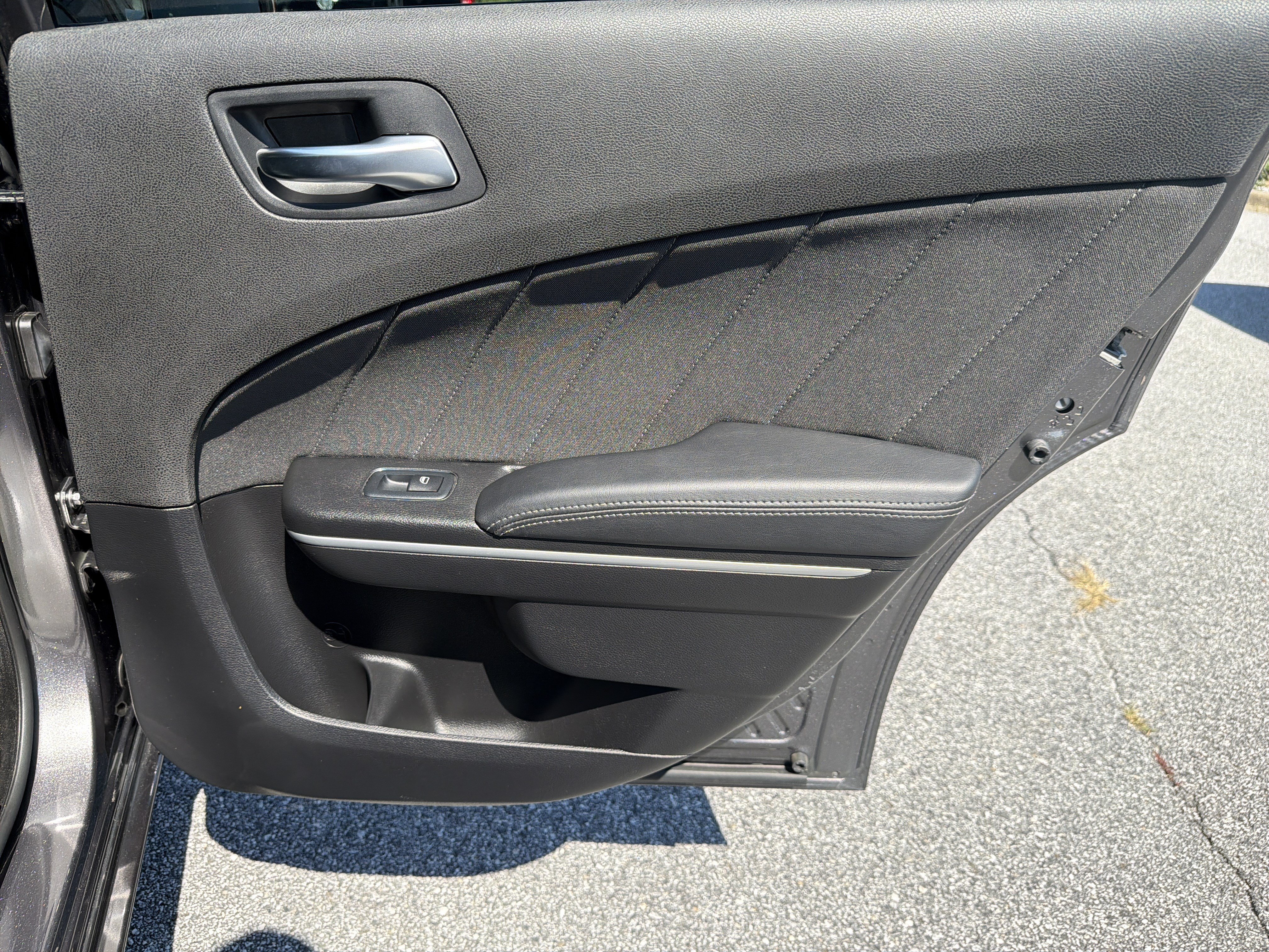 Used 2019 Dodge Charger SXT RWD image 19