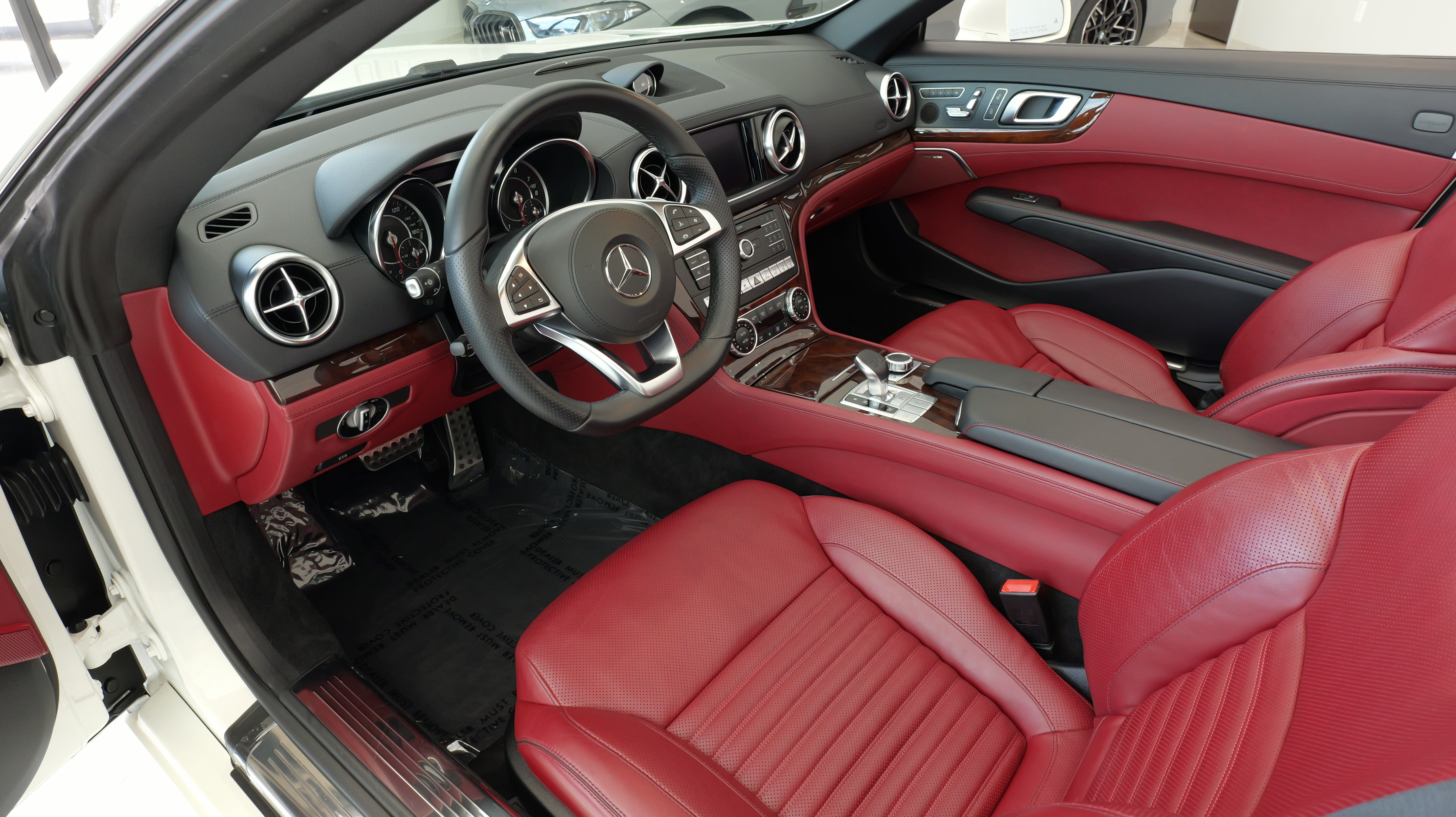 Used 2018 Mercedes-Benz SL 550 image 28