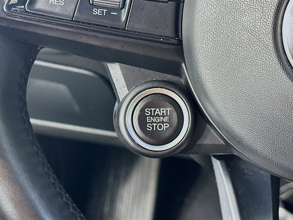 Used 2020 Alfa Romeo Giulia Ti w/ Active Blind Spot Package image 19