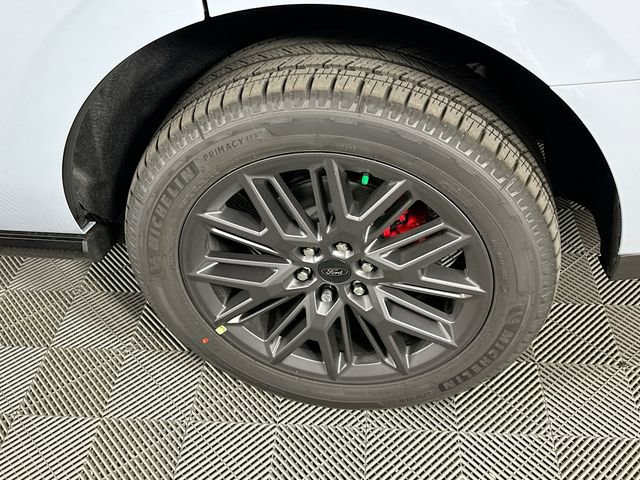 New 2025 Ford Expedition Platinum image 38