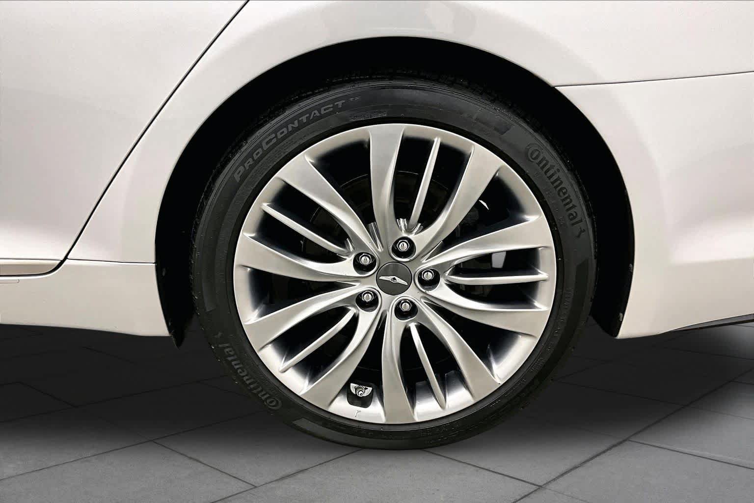 Used 2018 Genesis G80 5.0 Ultimate AWD/4WD image 11