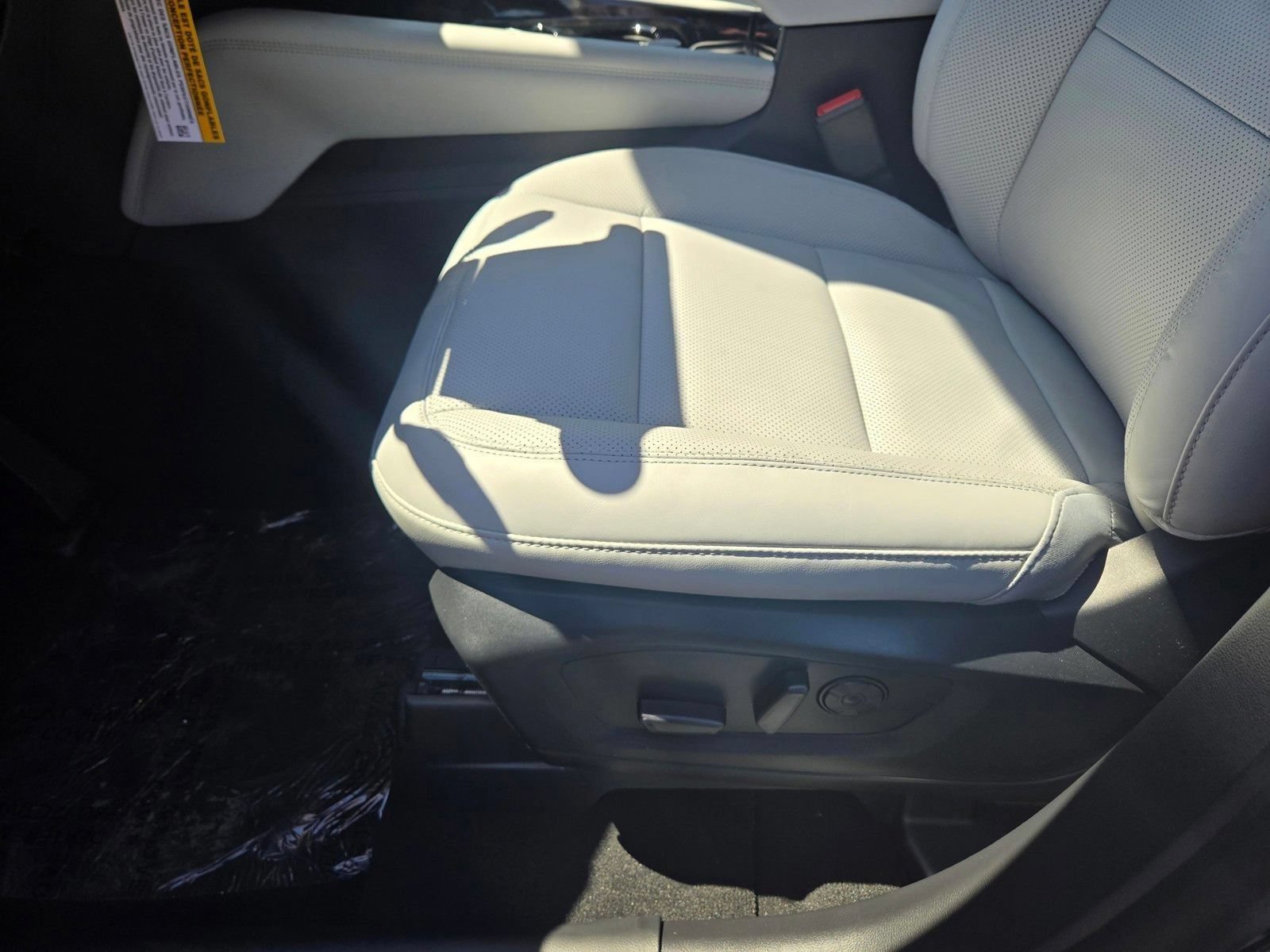 New 2026 Ford Explorer Platinum w/ LUX Leather Package AWD/4WD image 7