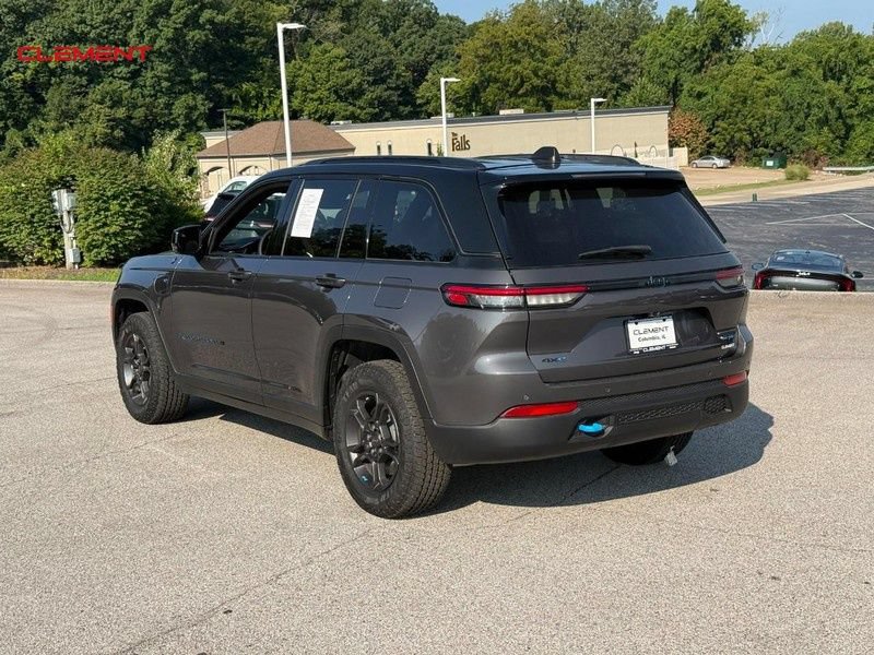 Used 2024 Jeep Grand Cherokee Trailhawk AWD/4WD image 3