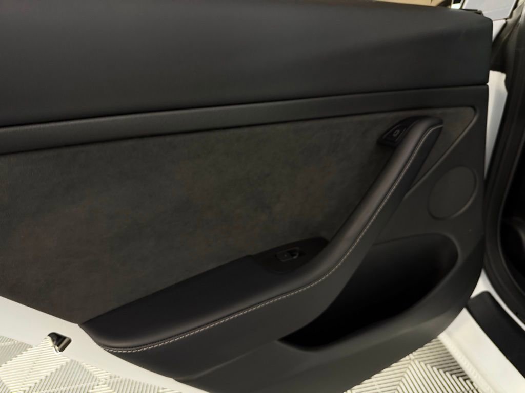 Used 2023 Tesla Model 3 Standard Range image 27