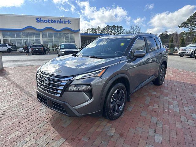 Used 2024 Nissan Rogue SV w/ SV Premium Package image 1