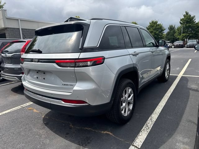 Used 2022 Jeep Grand Cherokee Limited w/ Luxury Tech Group II RWD image 4