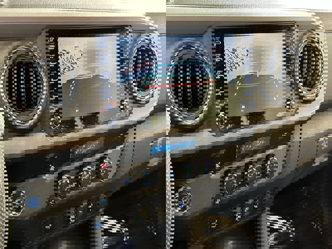 Used 2023 Toyota Tacoma TRD Off-Road image 17