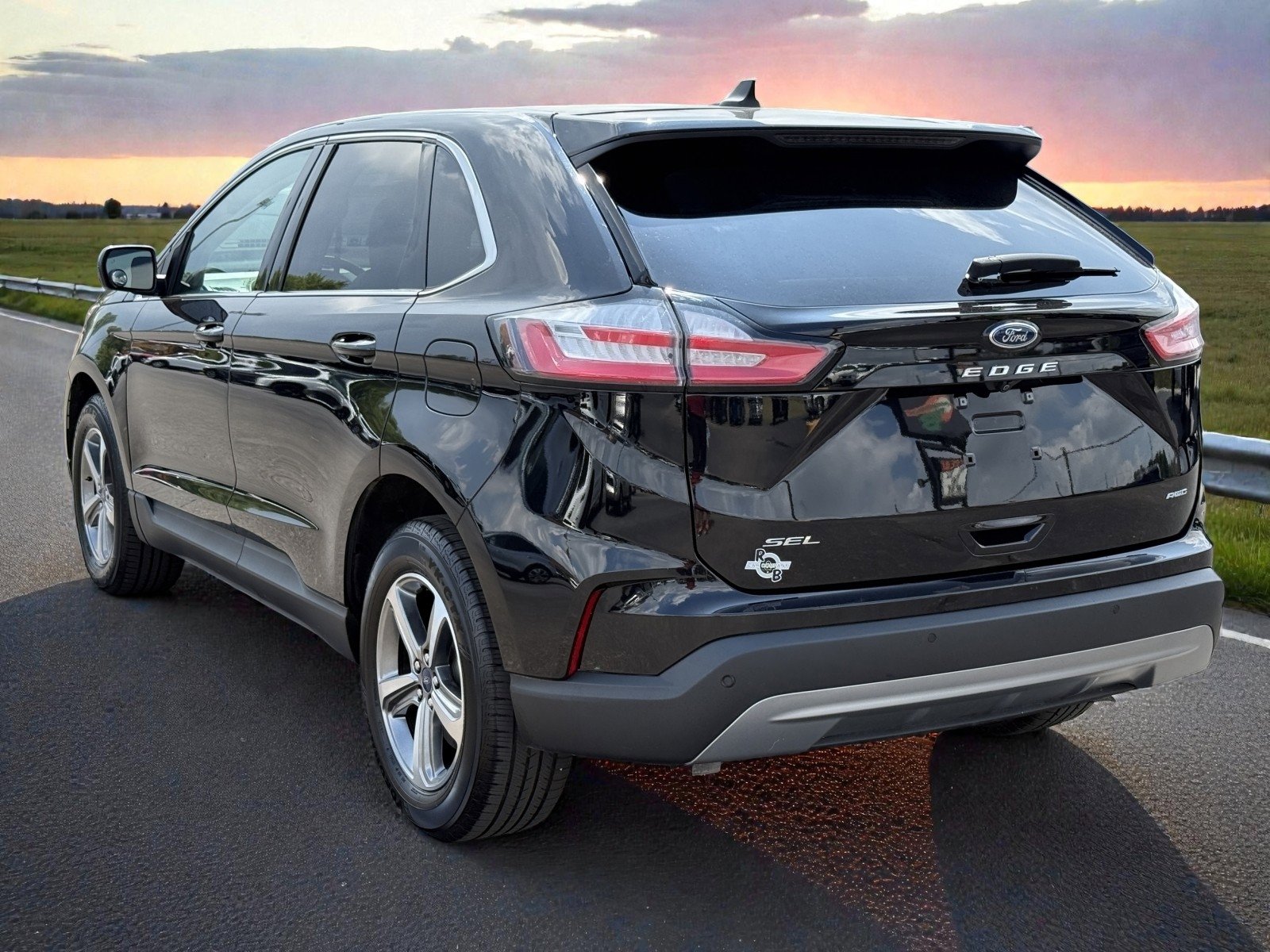 Used 2022 Ford Edge SEL w/ Convenience Package image 5