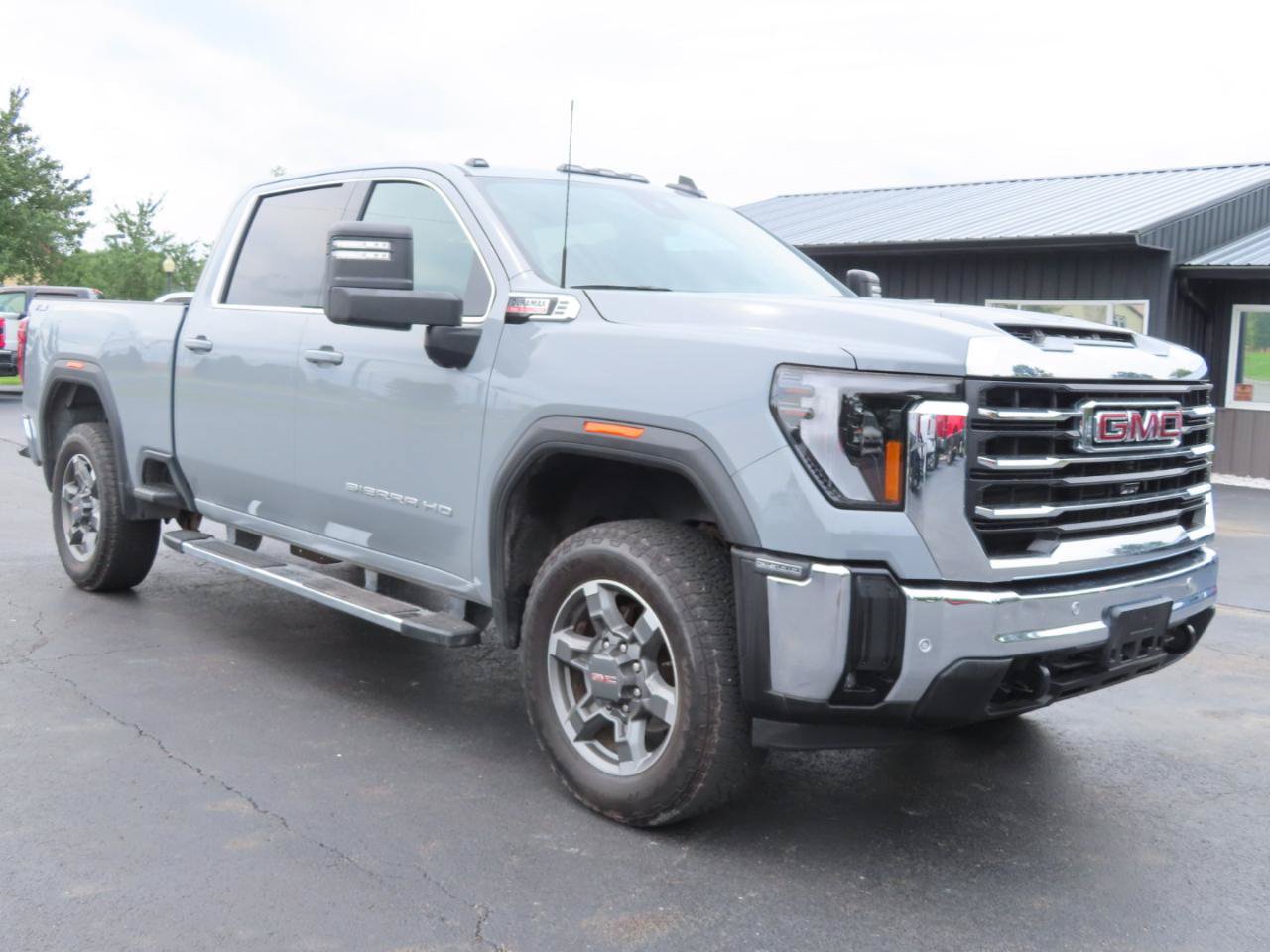 Used 2025 GMC Sierra 2500 SLE w/ SLE Value Package; AWD/4WD image 8