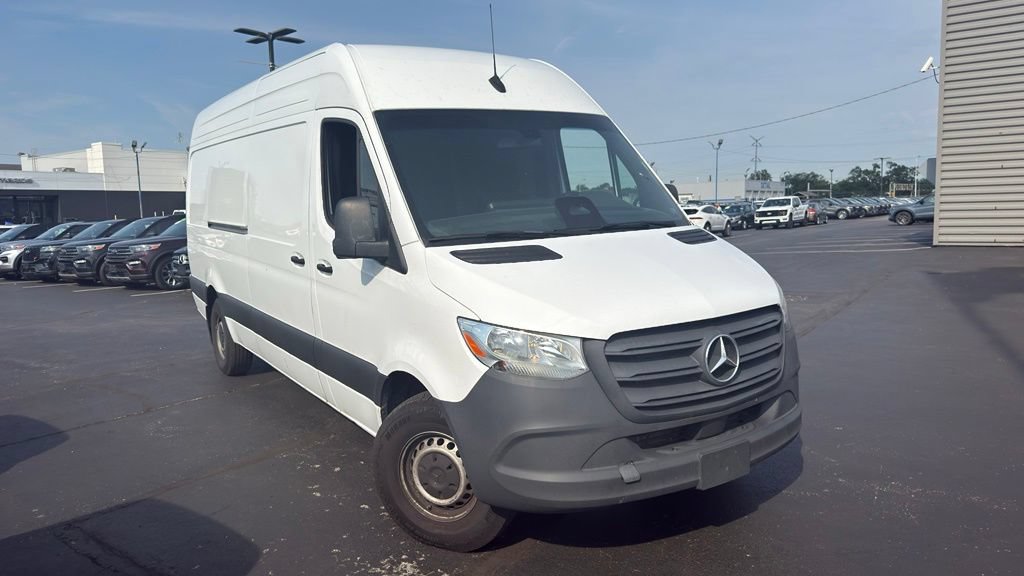 Used 2025 Mercedes-Benz Sprinter 2500 image 3