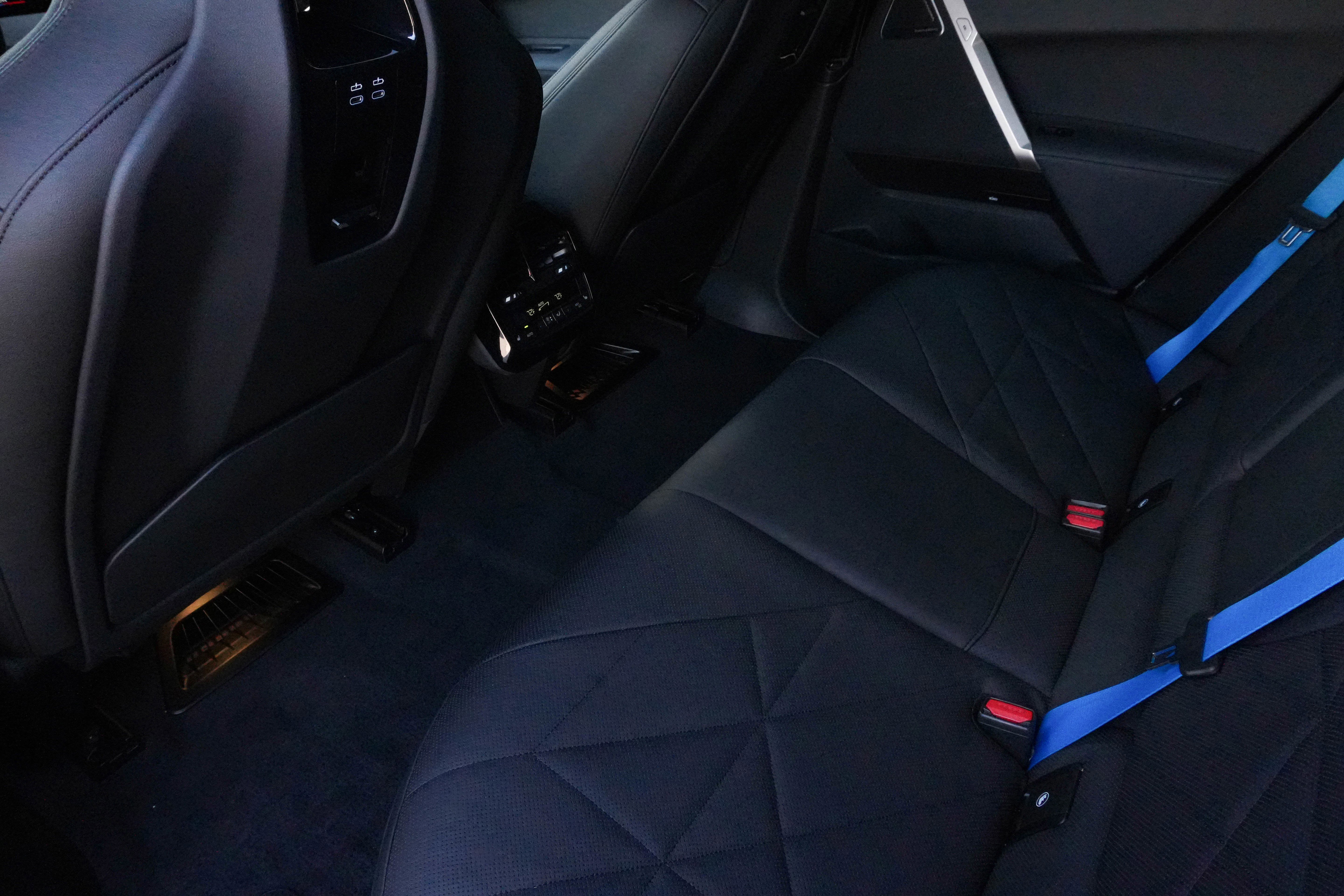 Certified 2023 BMW iX M60 w/ Executive Package AWD/4WD image 34