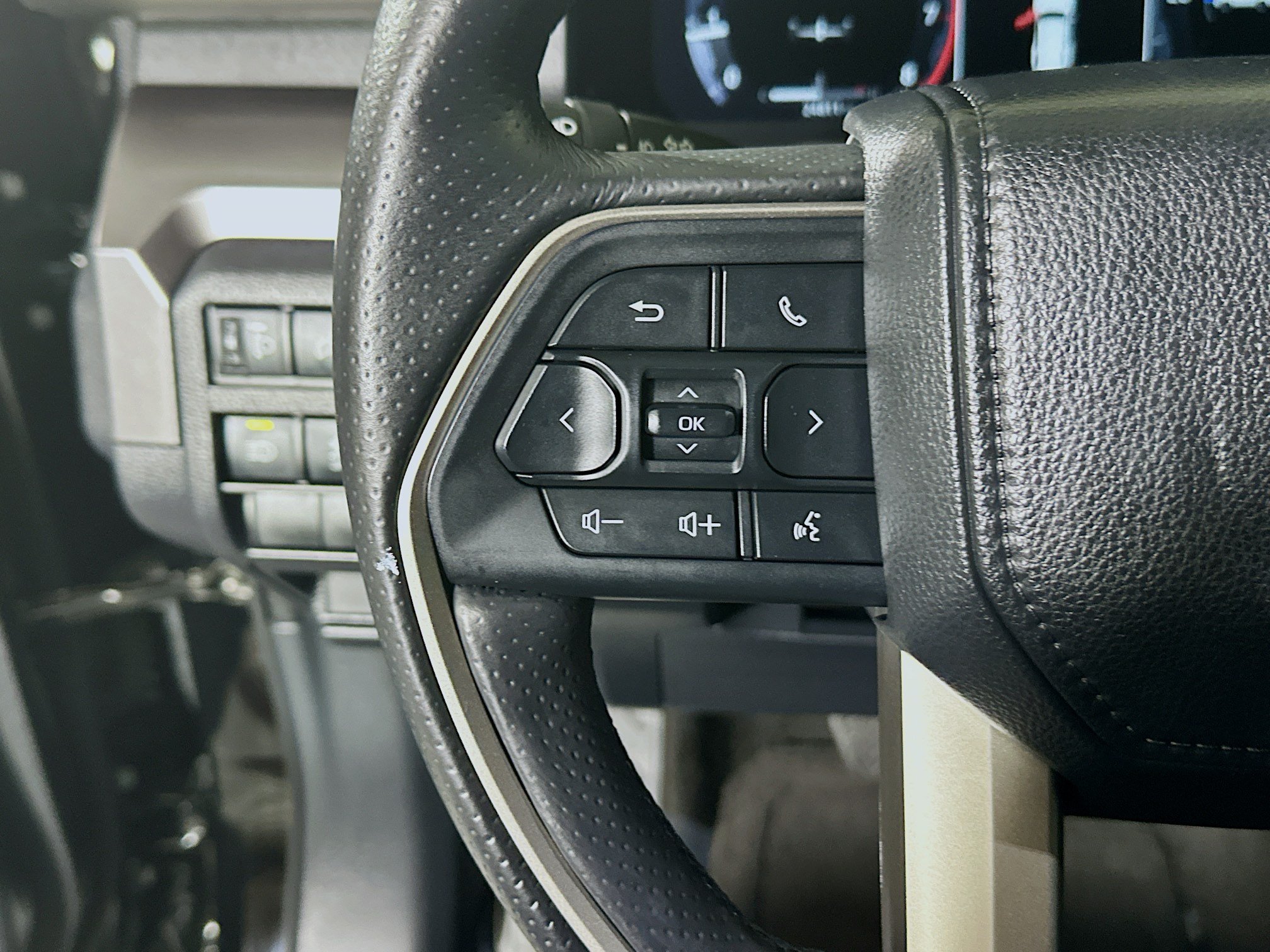 Certified 2025 Toyota 4Runner TRD Off-Road AWD/4WD image 16