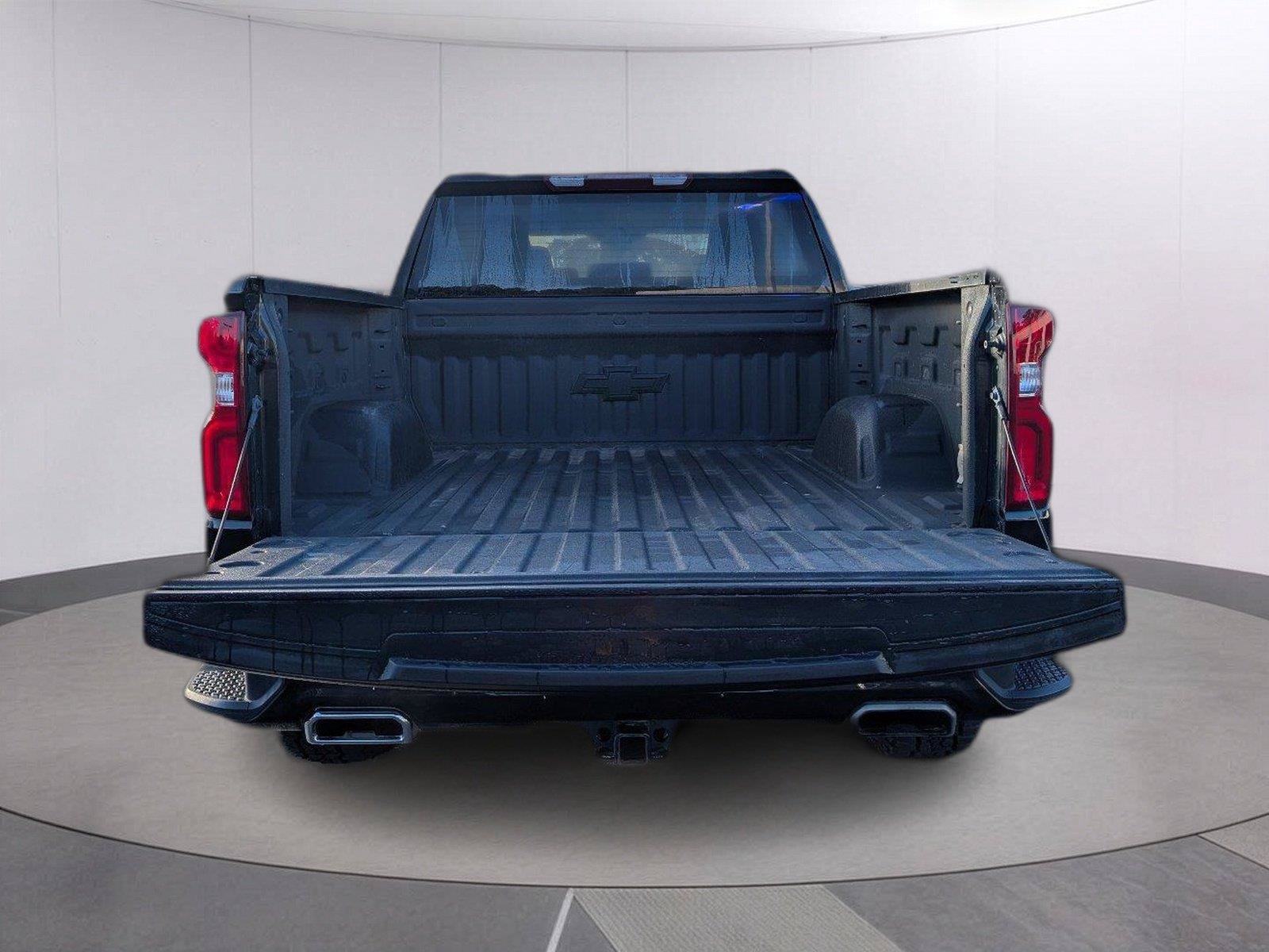 Used 2023 Chevrolet Silverado 1500 RST w/ Redline Edition AWD/4WD image 6