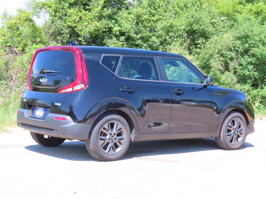 Used 2022 Kia Soul EX FWD image 3