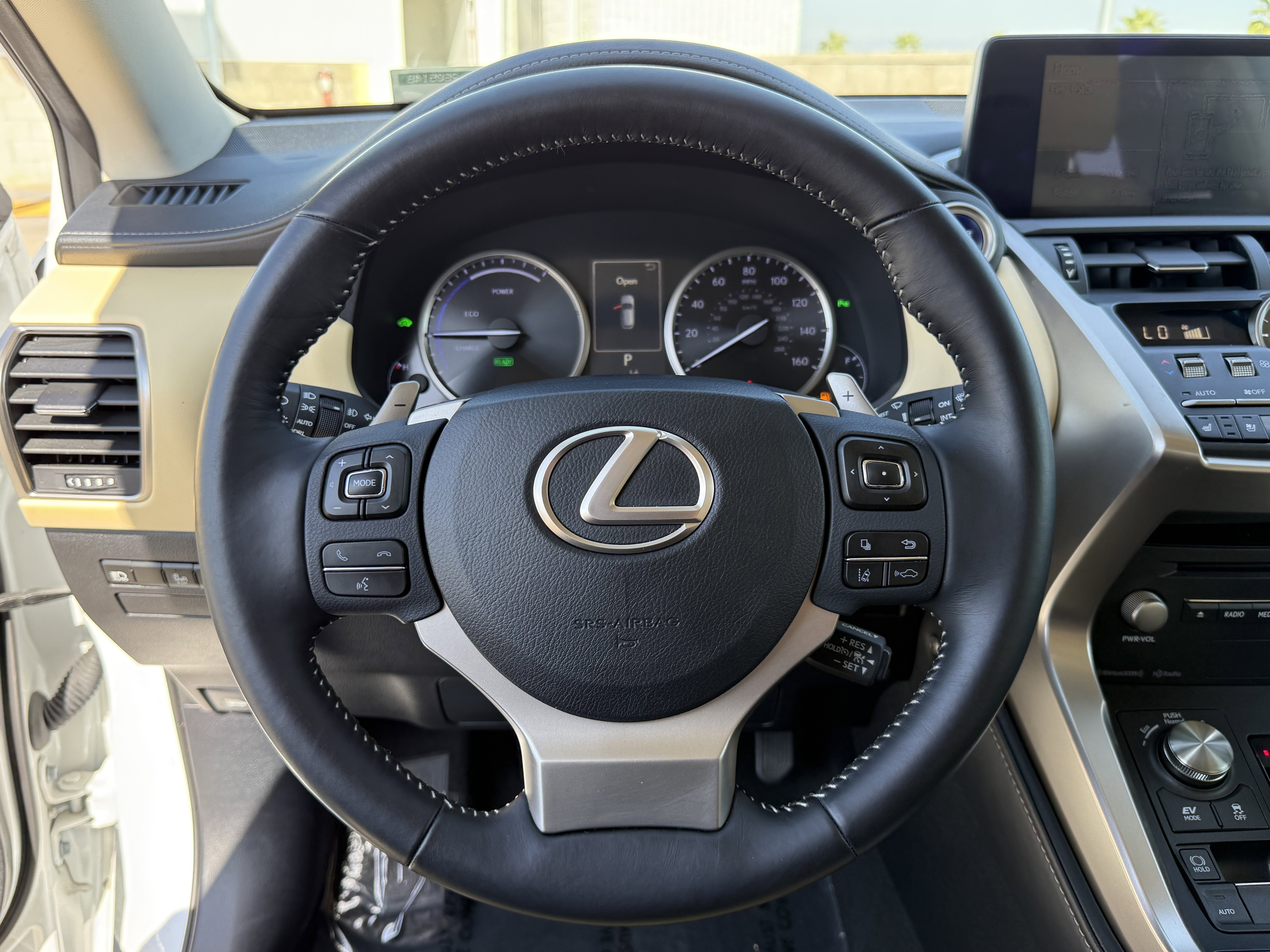 Used 2018 Lexus NX 300h AWD image 21