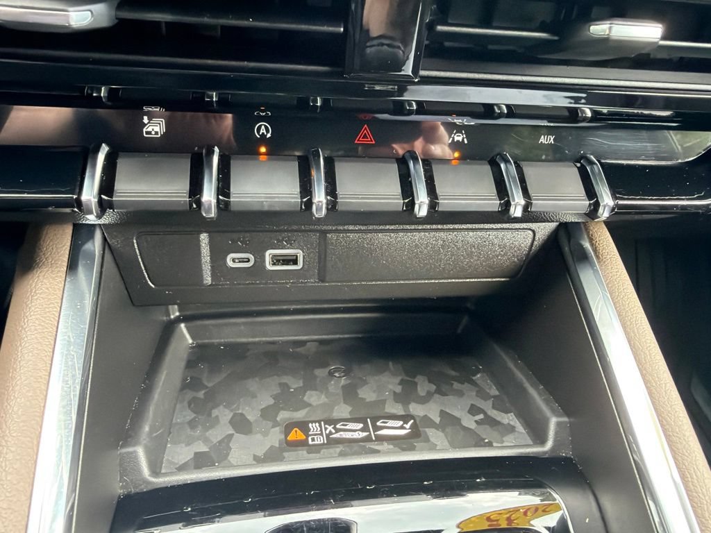 Certified 2025 GMC Canyon Denali AWD/4WD image 23
